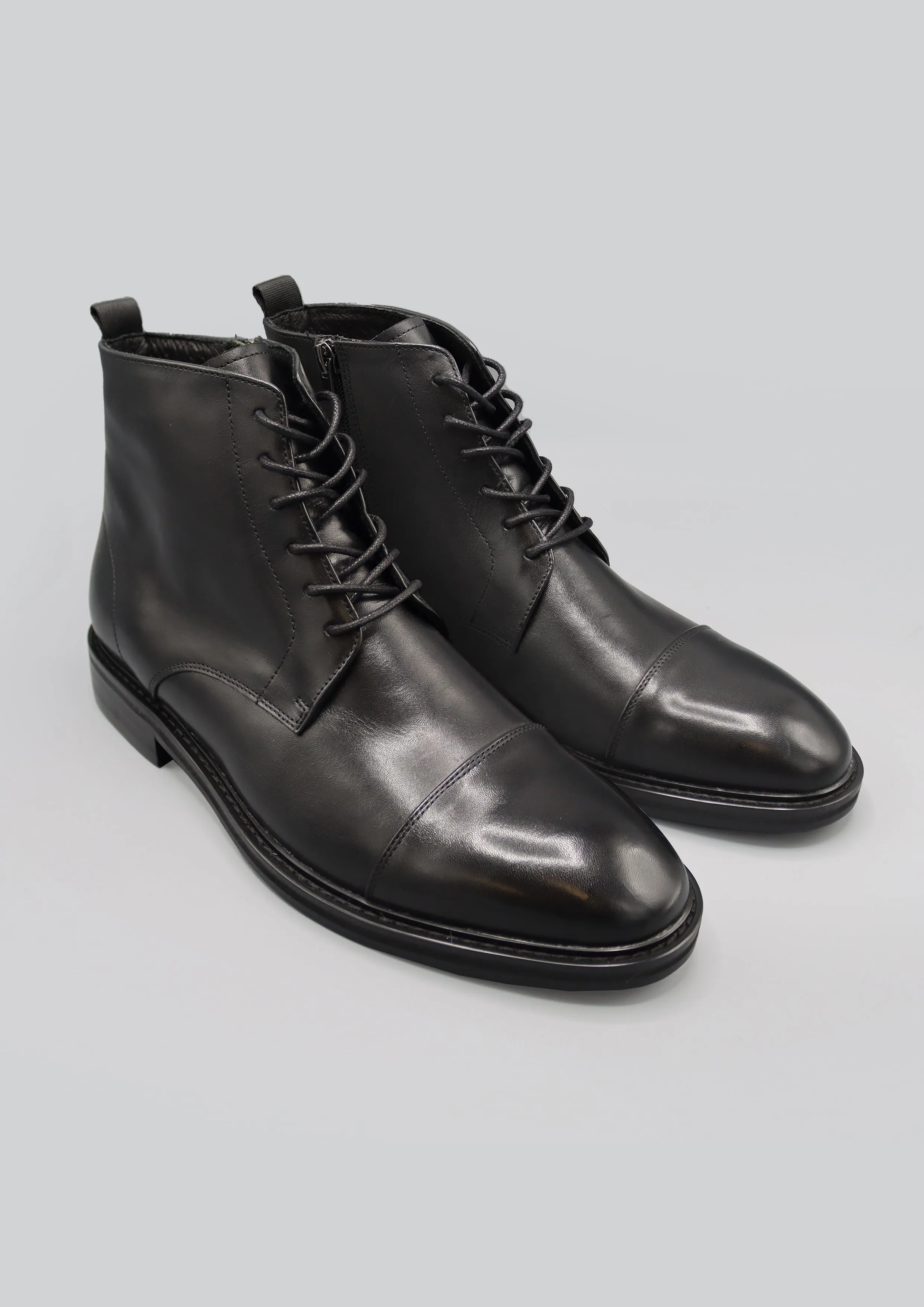 Monty Lace Up Boot: Black