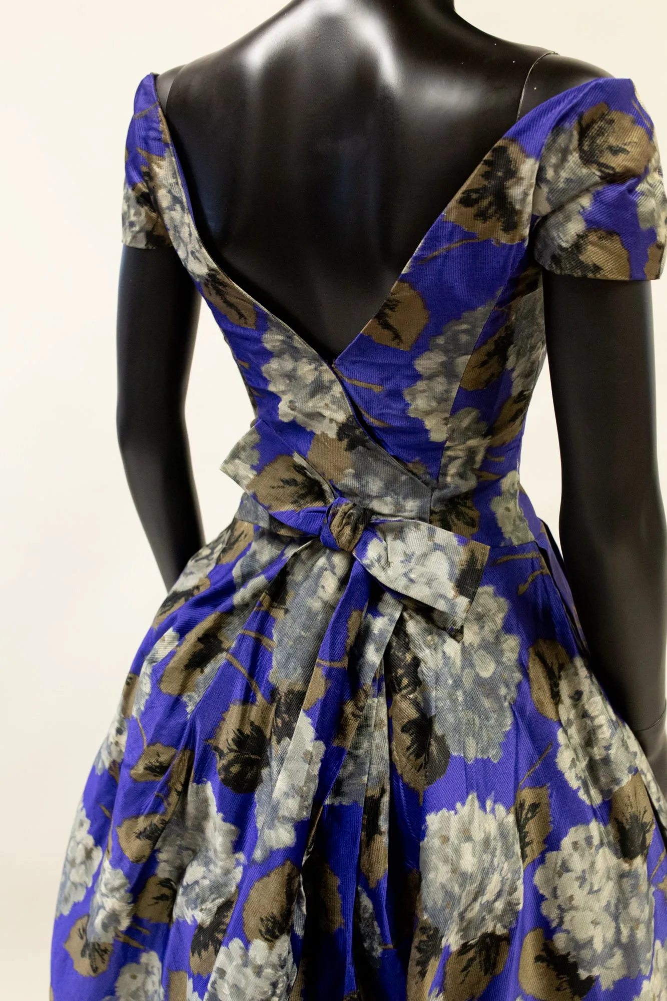 Vintage 1950s Purple Hydrangea Dress