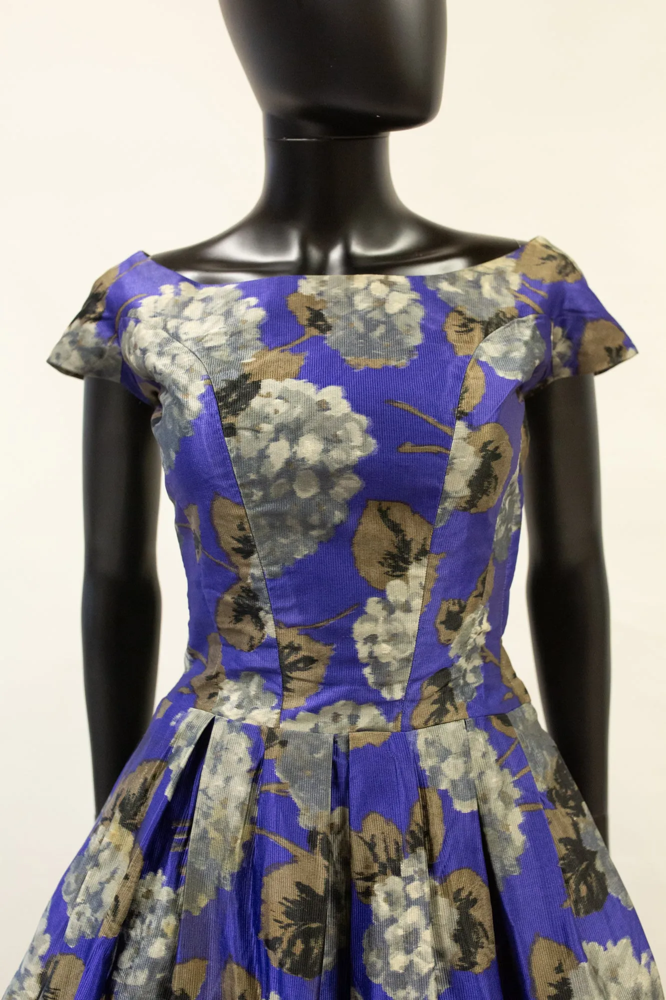 Vintage 1950s Purple Hydrangea Dress