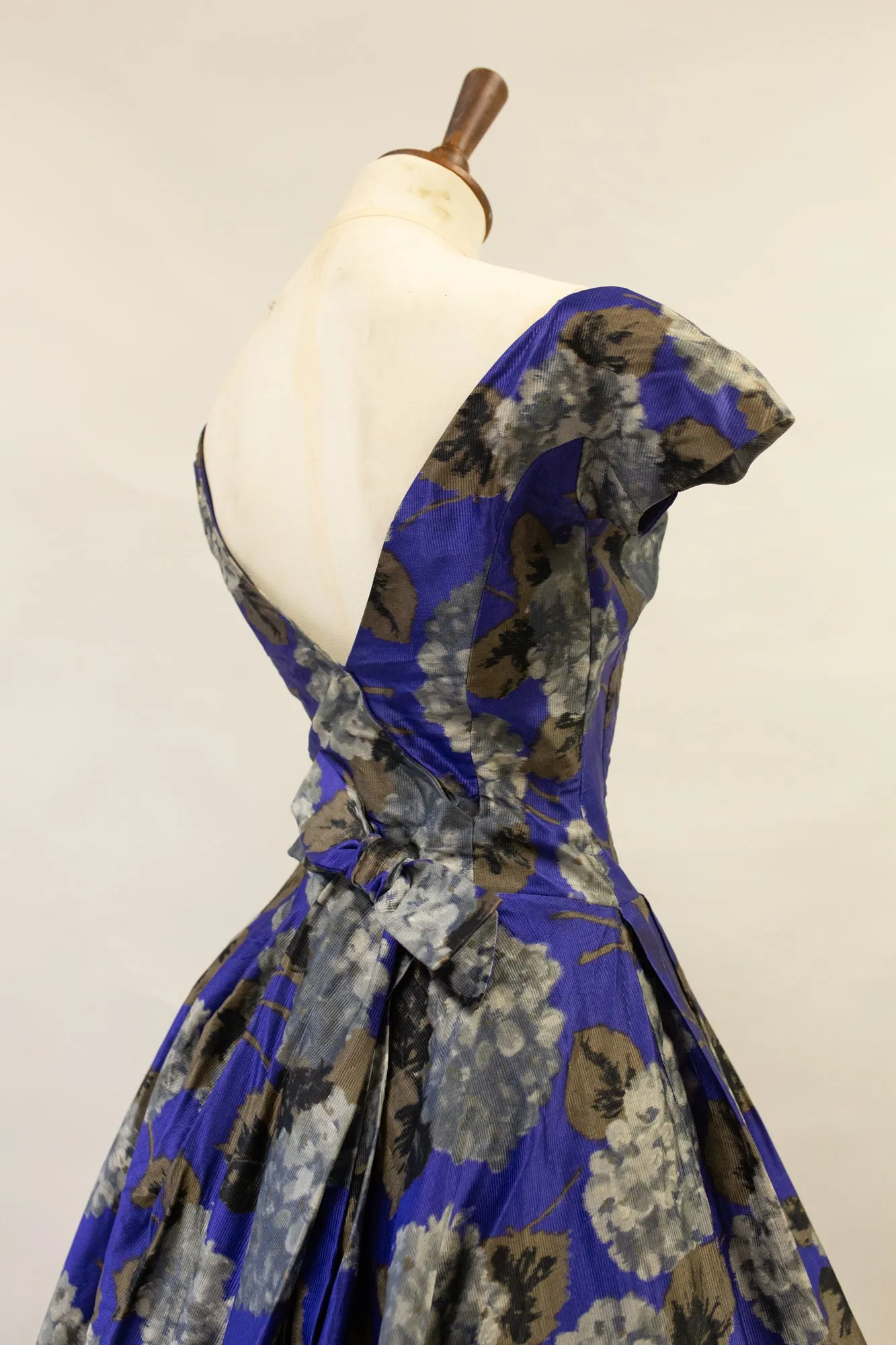 Vintage 1950s Purple Hydrangea Dress