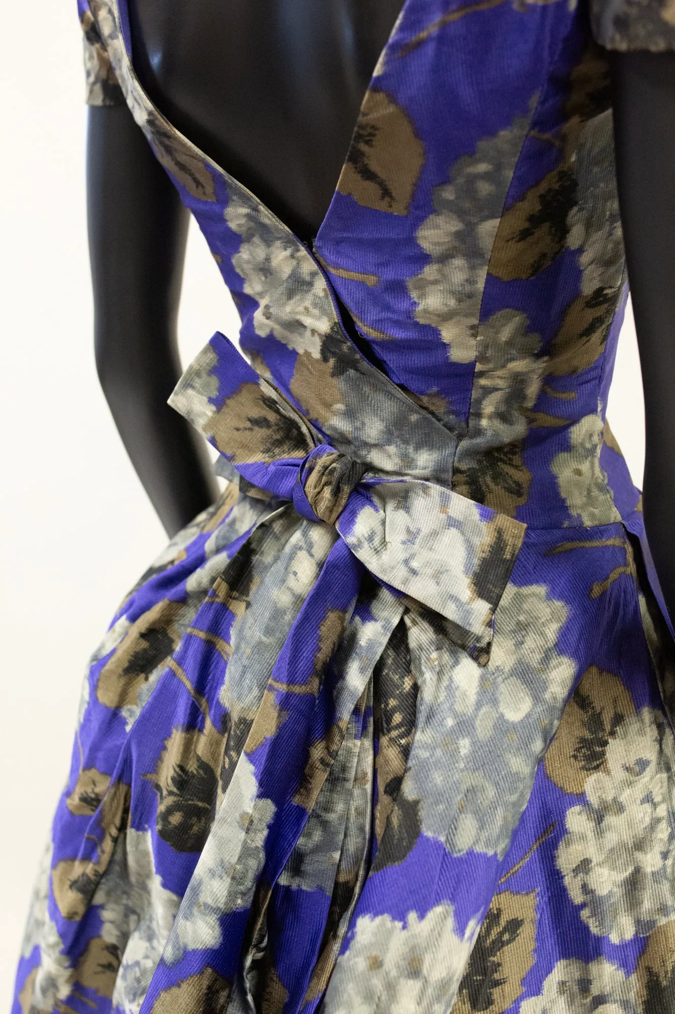 Vintage 1950s Purple Hydrangea Dress