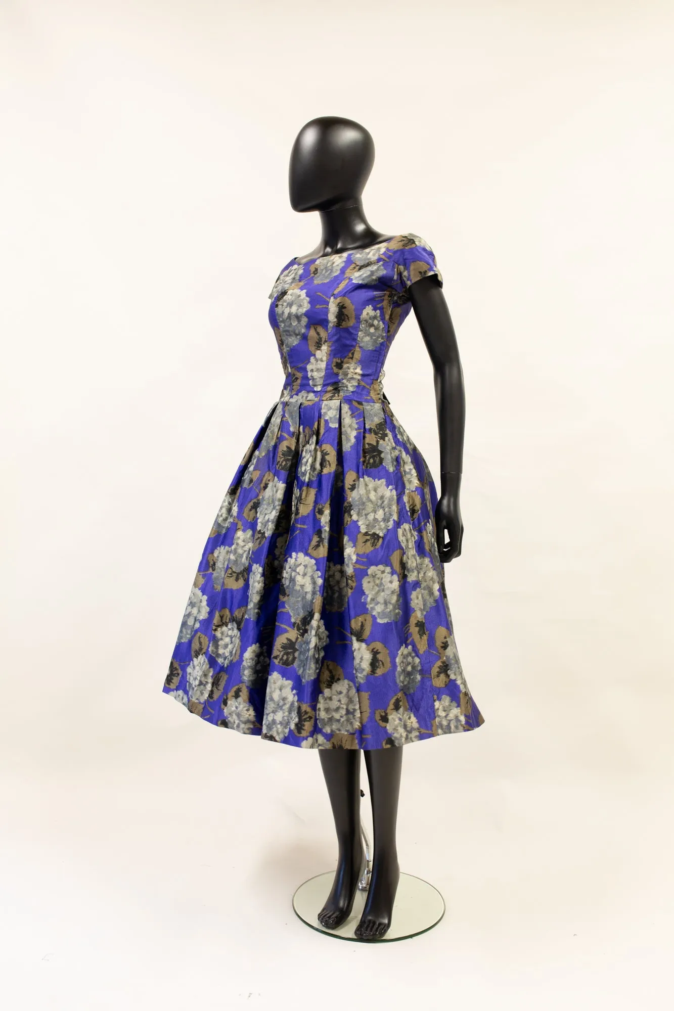 Vintage 1950s Purple Hydrangea Dress