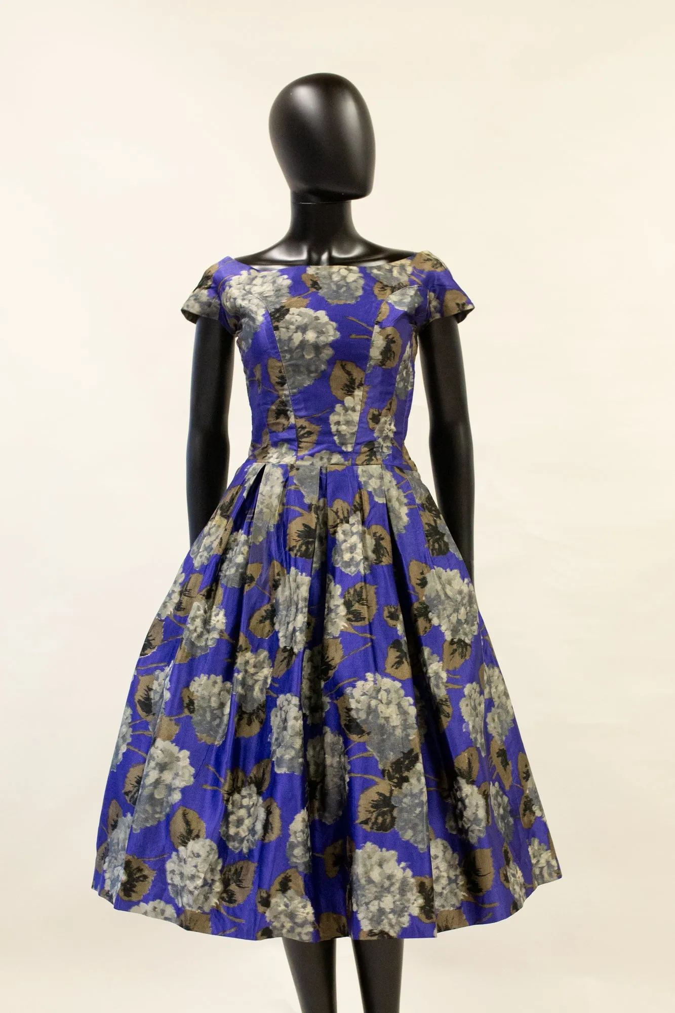 Vintage 1950s Purple Hydrangea Dress